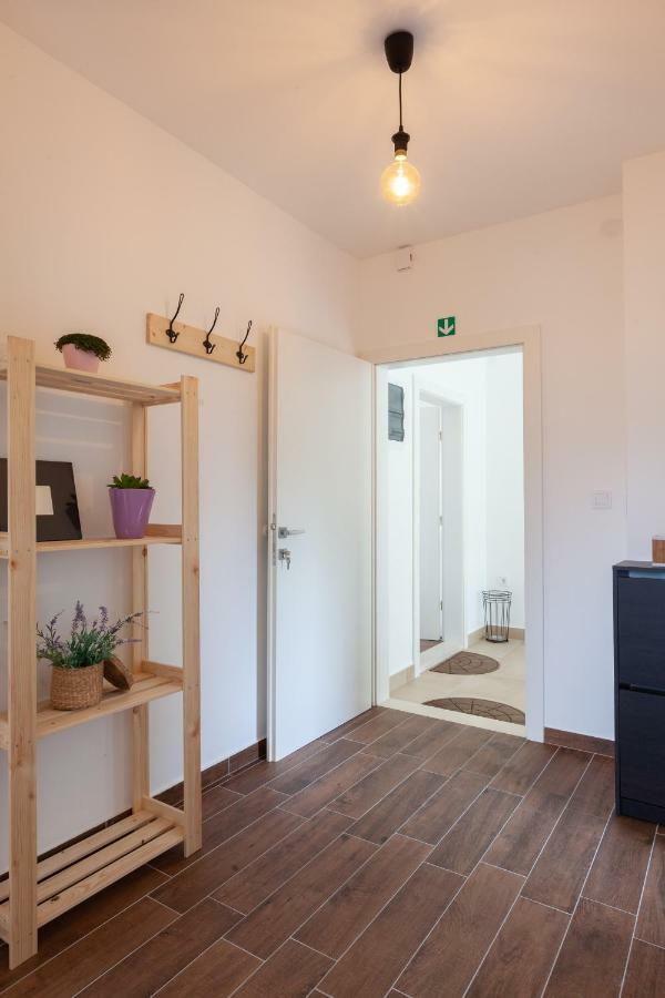 Kvasina Apartments Zadvarje Exterior foto